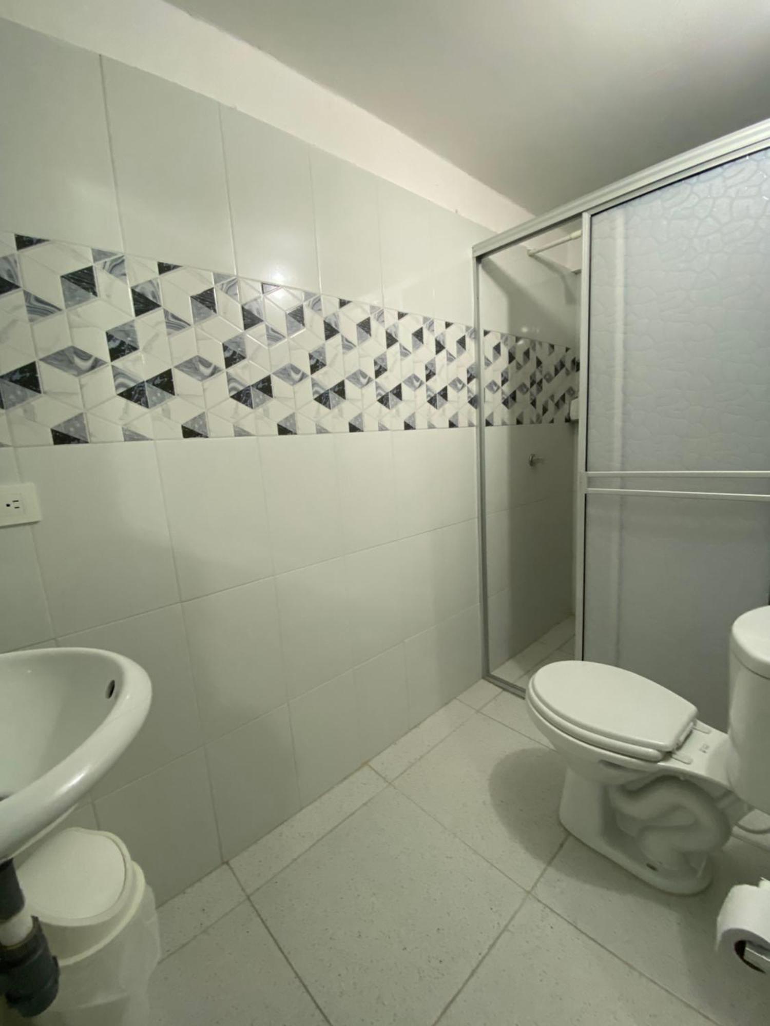 Habitación Independiente Cerca Al Aeropuerto 2 Apartahotel