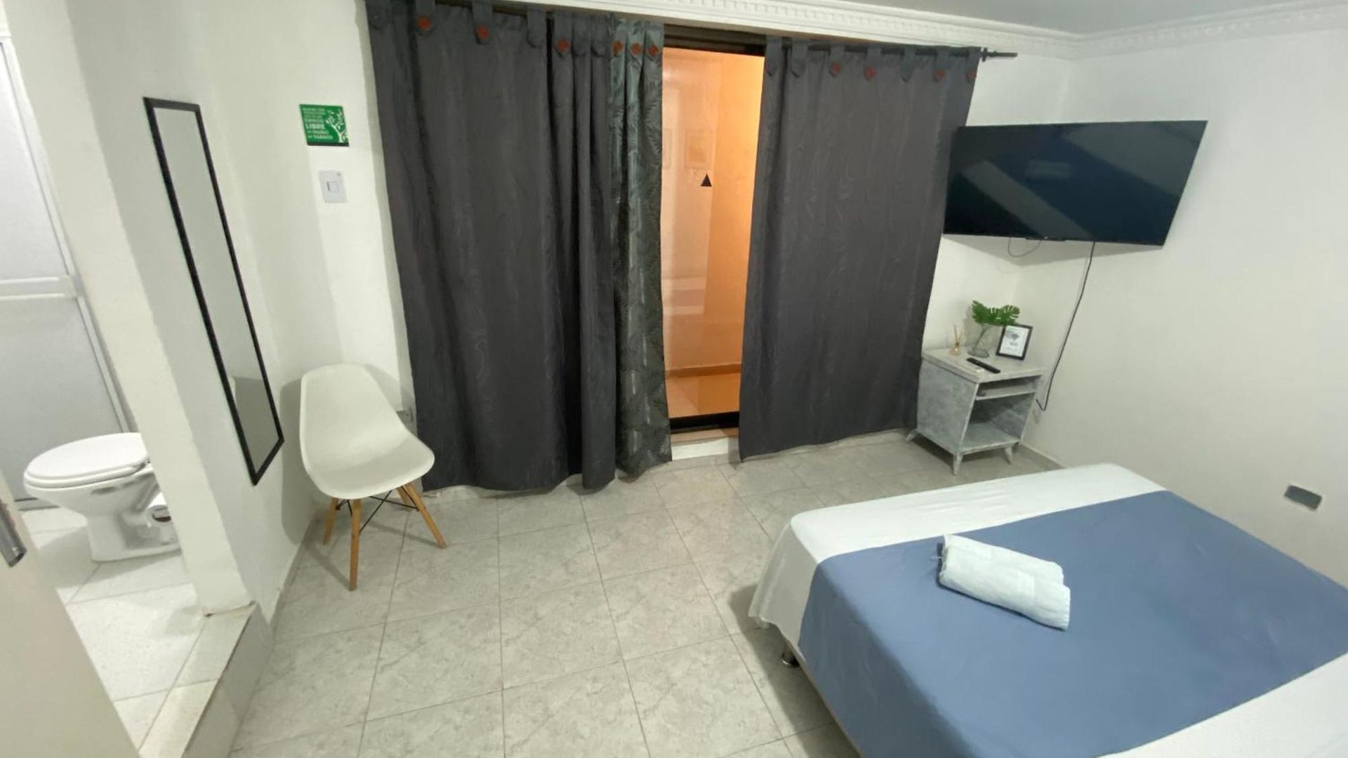 Habitación Independiente Cerca Al Aeropuerto 2 Apartahotel